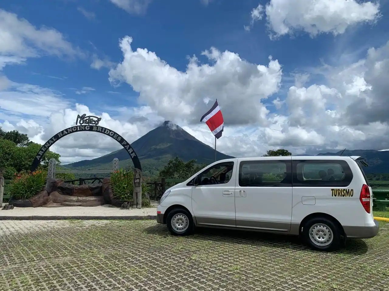 San Jose to La Fortuna Private transfer (Arenal Volcano)